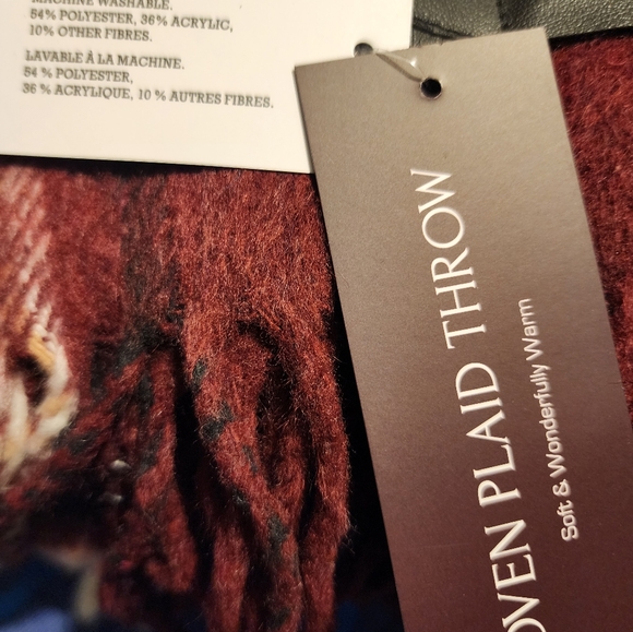 New w/tags Plaid Throw - Picture 6 of 6